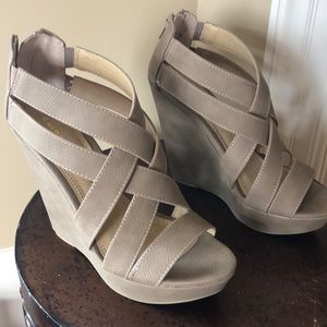 Chinese Laundry wedges